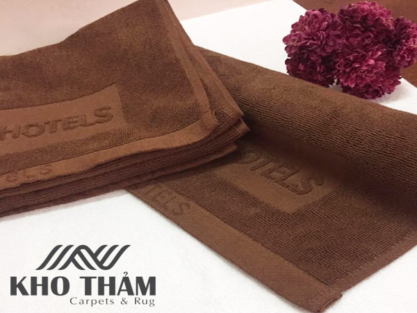 Khăn lau chân lau người khách sạn