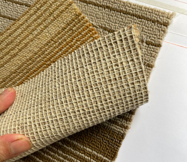 Đế lưới thảm cuộn kẻ trải văn phòng