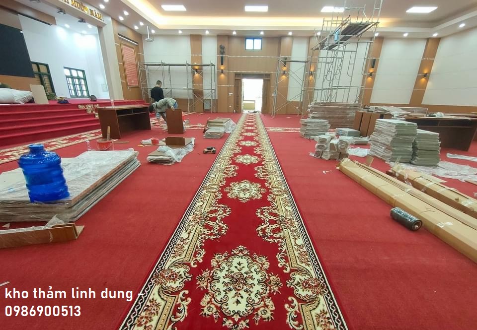 Thảm hội trường có đường dẫn lối