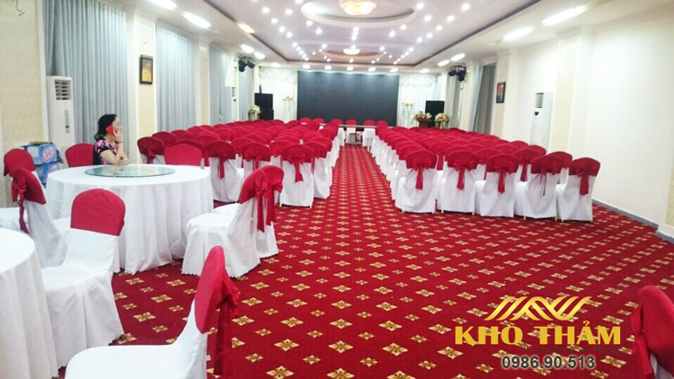 Thảm trải sàn hoa văn đỏ trải hội trường