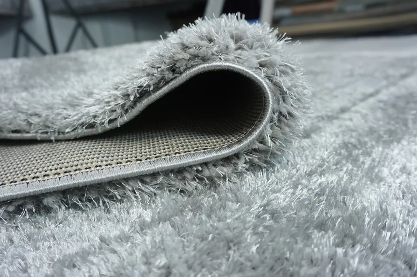 Các thảm lông xù có đa dạng chất liệu khác nhau