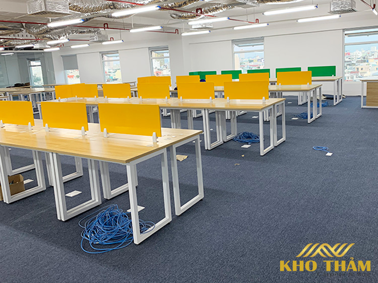 Thảm lót sàn màu ghi