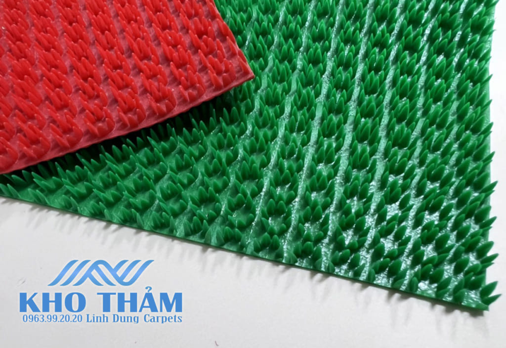 Thảm nhựa gai cúc