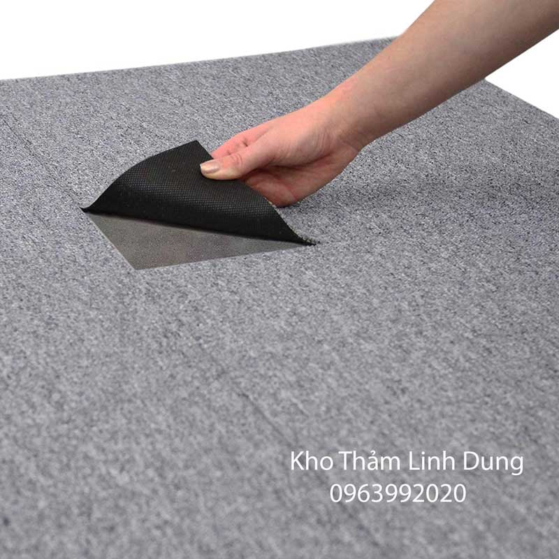 Thảm tấm một màu trải sàn văn phòng